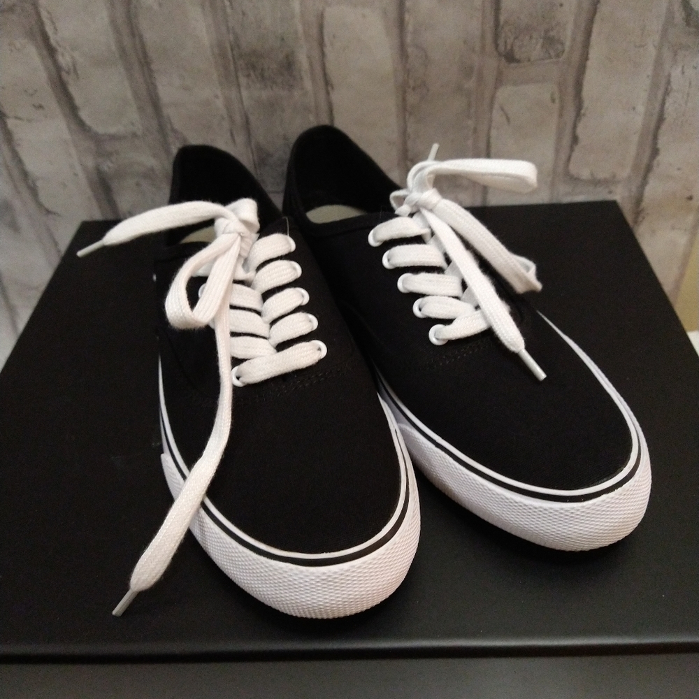 Mossimo Sneakers